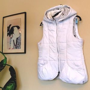 Hurley white poofy vest
